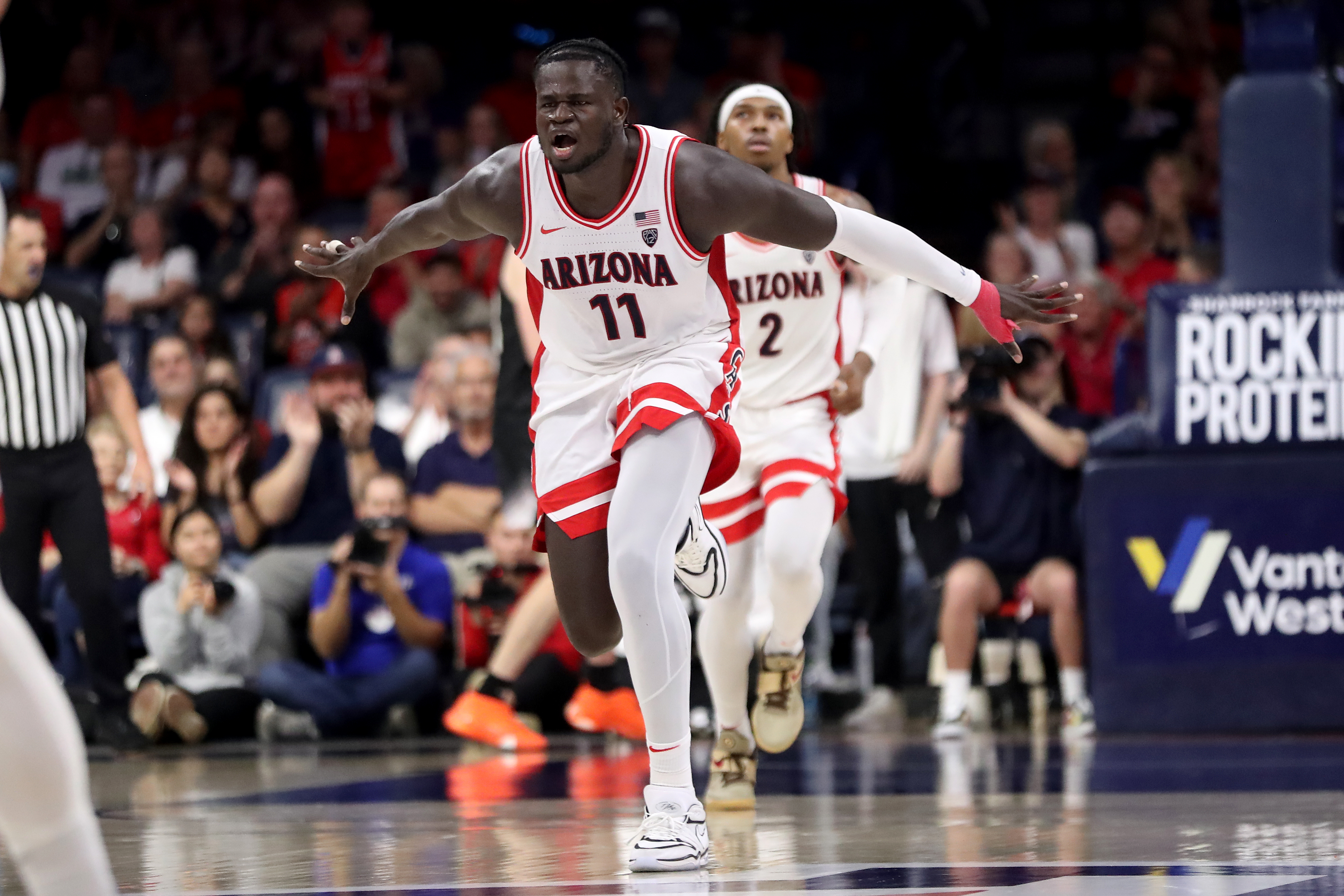 COLLEGE BASKETBALL: FEB 24 Washington at Arizona